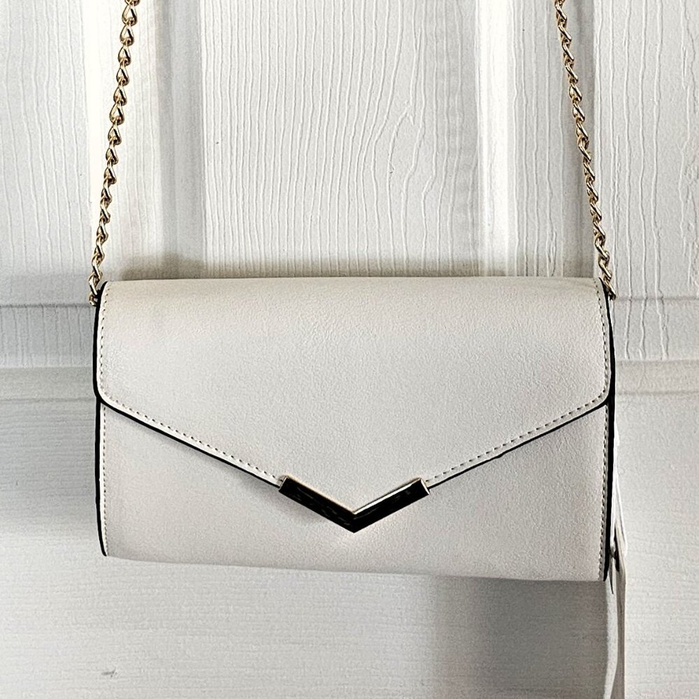 NWT Womens UrbanExpressions White Crossbody Cellphone Purse Bag